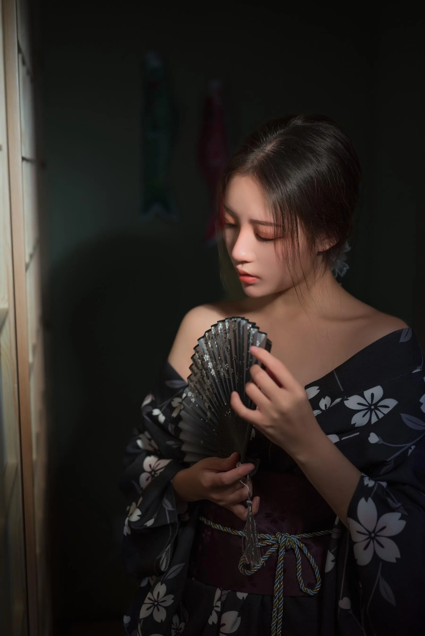[艺图语] 2022.06.14 夜媚姬 柚子 [28P]插图1